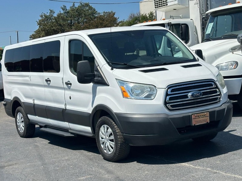 Ford Transit Wagon Vehicle Full-screen Gallery Image 3