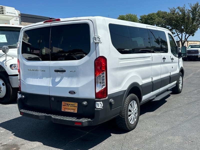 Ford Transit Wagon Vehicle Full-screen Gallery Image 5