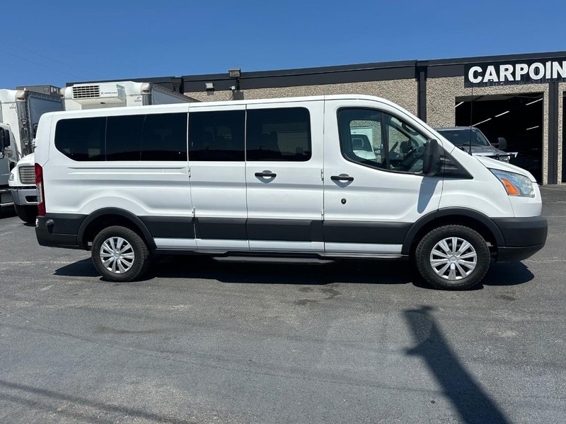 Ford Transit Wagon Vehicle Full-screen Gallery Image 12