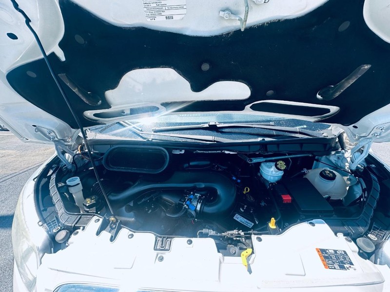 Ford Transit Wagon Vehicle Full-screen Gallery Image 24