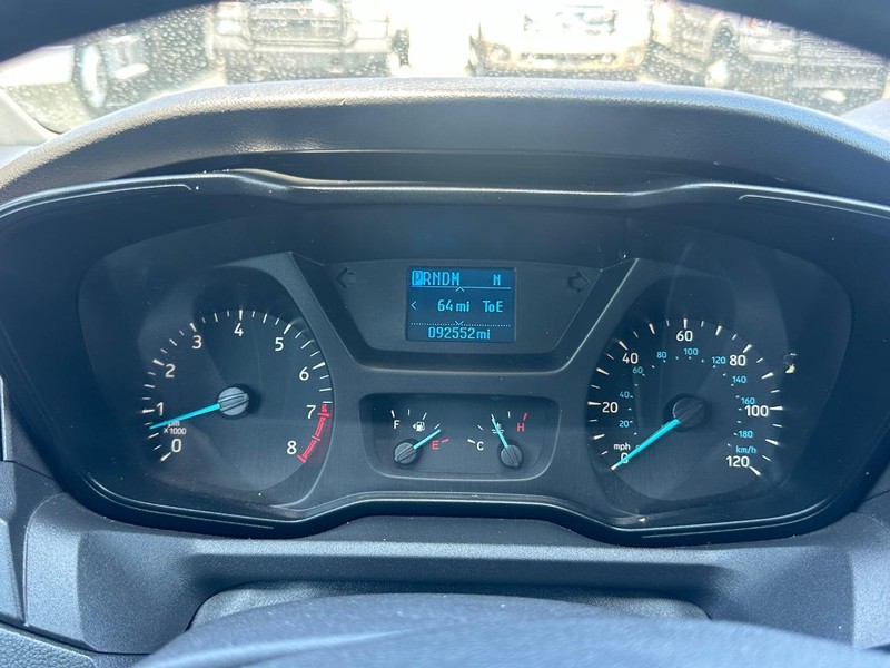 Ford Transit Wagon Vehicle Full-screen Gallery Image 25