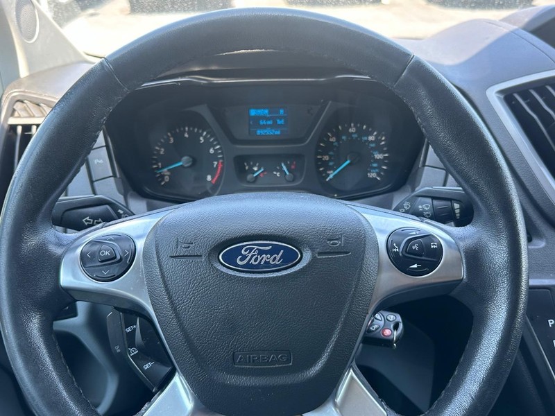 Ford Transit Wagon Vehicle Full-screen Gallery Image 28