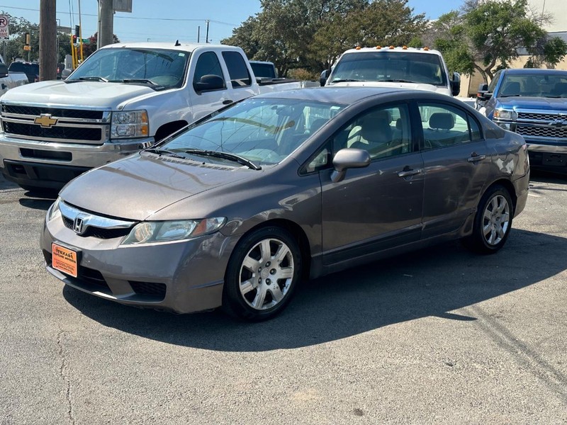 Honda Civic Sedan Vehicle Full-screen Gallery Image 02