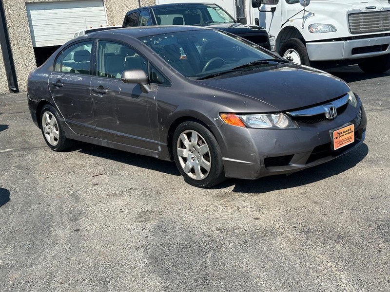 Honda Civic Sedan Vehicle Full-screen Gallery Image 03