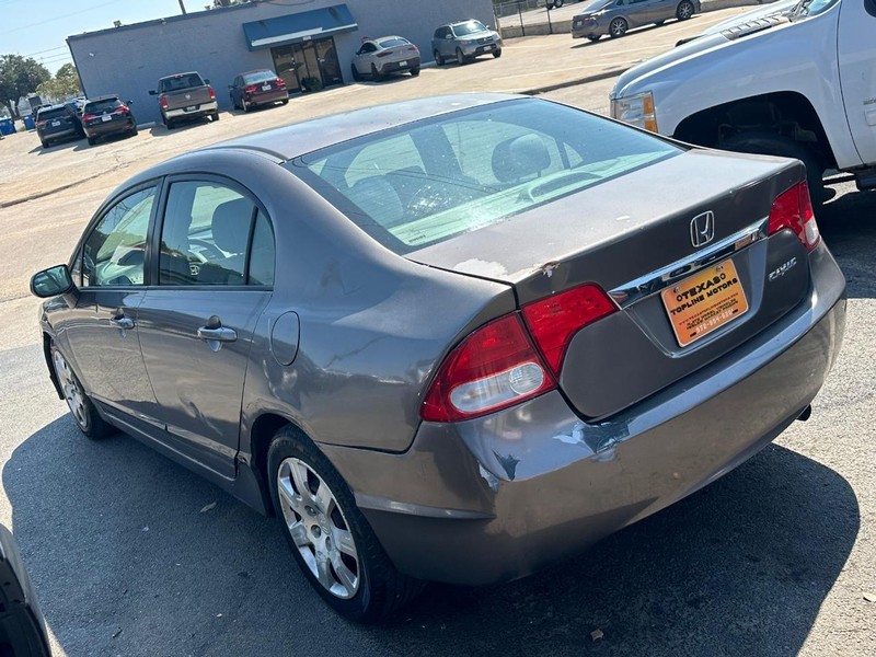 Honda Civic Sedan Vehicle Full-screen Gallery Image 07