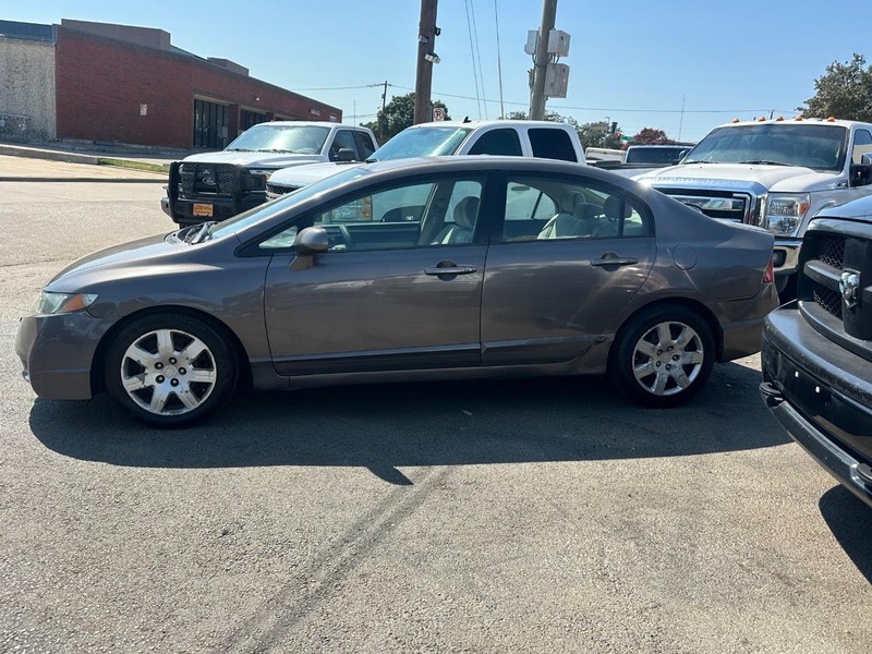 Honda Civic Sedan Vehicle Full-screen Gallery Image 08