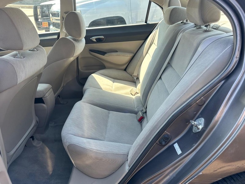 Honda Civic Sedan Vehicle Full-screen Gallery Image 11