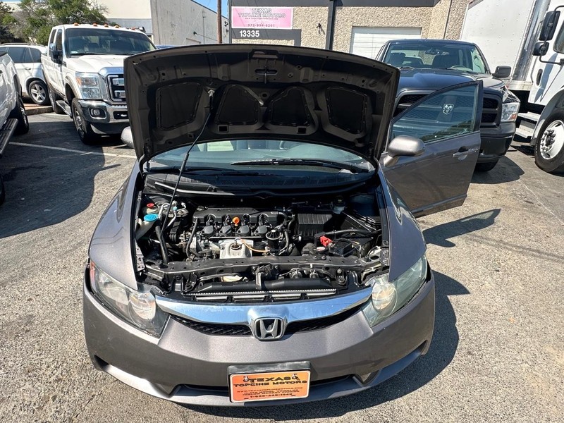 Honda Civic Sedan Vehicle Full-screen Gallery Image 17