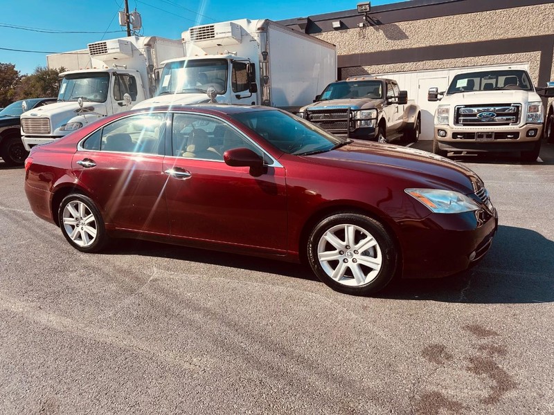 Lexus ES 350 Vehicle Full-screen Gallery Image 03