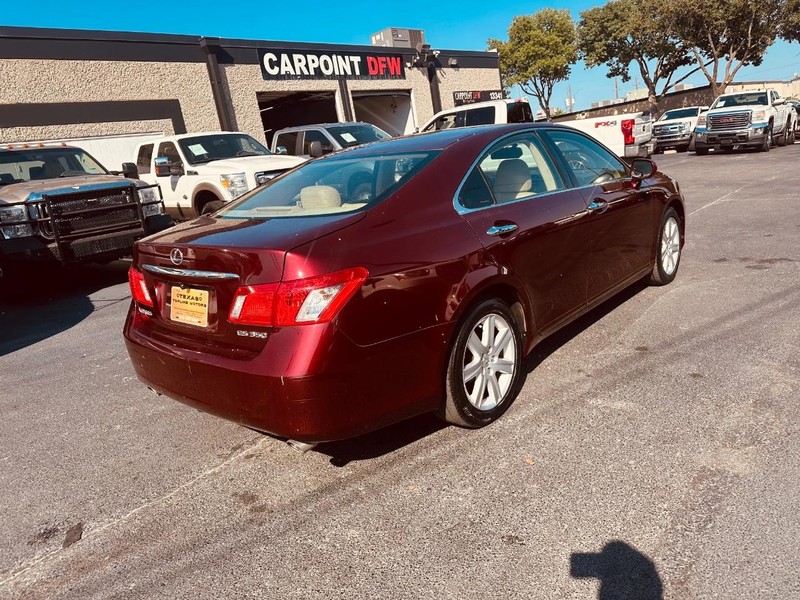 Lexus ES 350 Vehicle Full-screen Gallery Image 04