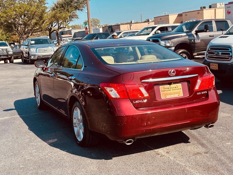 Lexus ES 350 Vehicle Full-screen Gallery Image 06