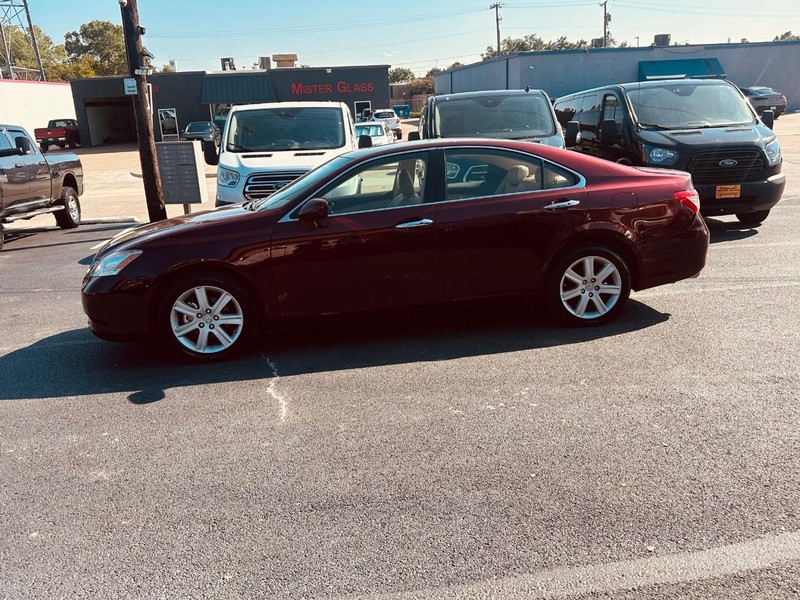 Lexus ES 350 Vehicle Full-screen Gallery Image 07