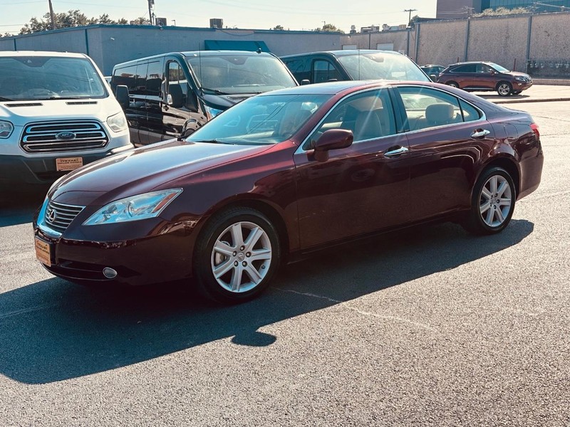 Lexus ES 350 Vehicle Full-screen Gallery Image 08