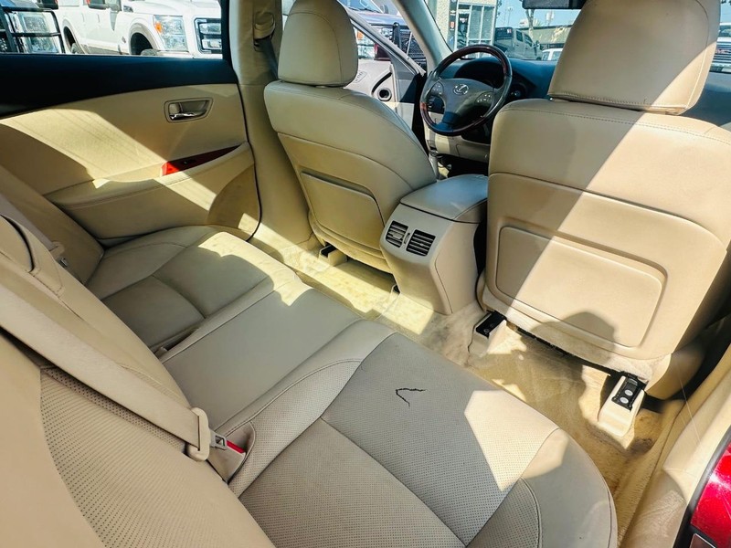 Lexus ES 350 Vehicle Full-screen Gallery Image 17