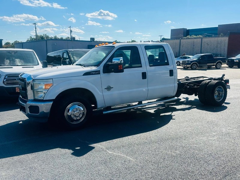 2012 Ford F-350 XLT photo 2
