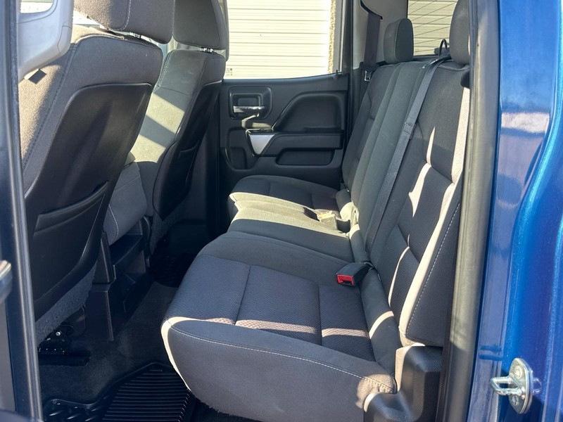 Chevrolet Silverado 1500 Vehicle Full-screen Gallery Image 13