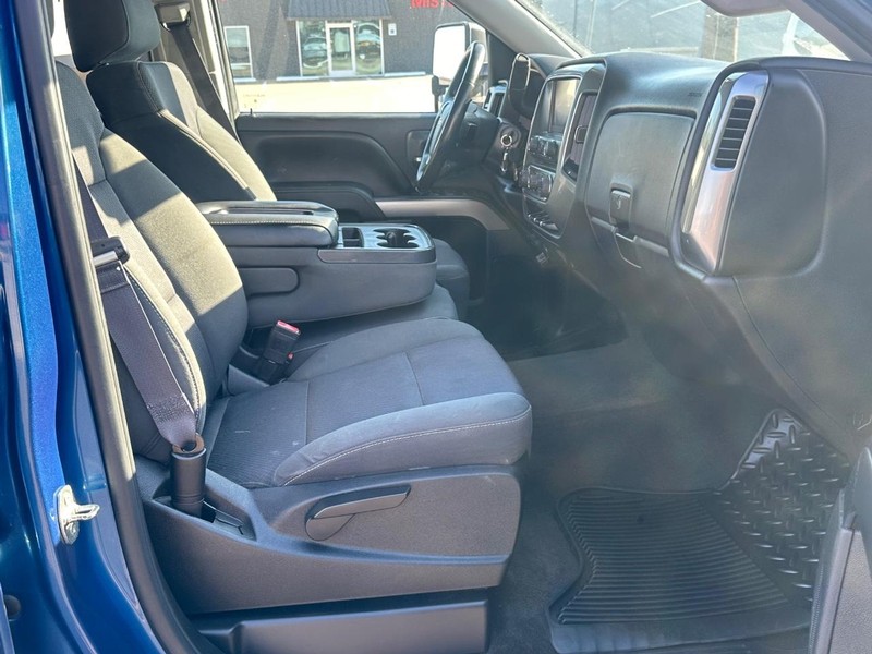 Chevrolet Silverado 1500 Vehicle Full-screen Gallery Image 15