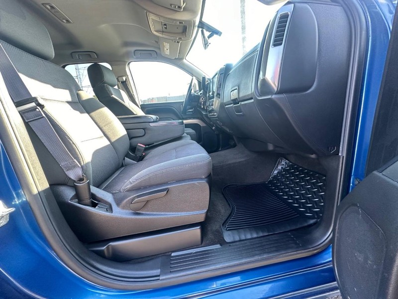 Chevrolet Silverado 1500 Vehicle Full-screen Gallery Image 19