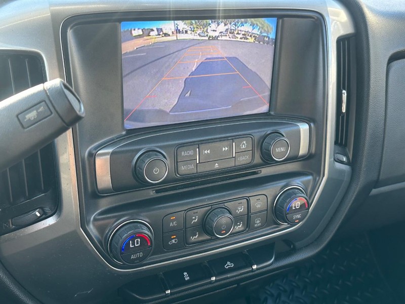 Chevrolet Silverado 1500 Vehicle Full-screen Gallery Image 22