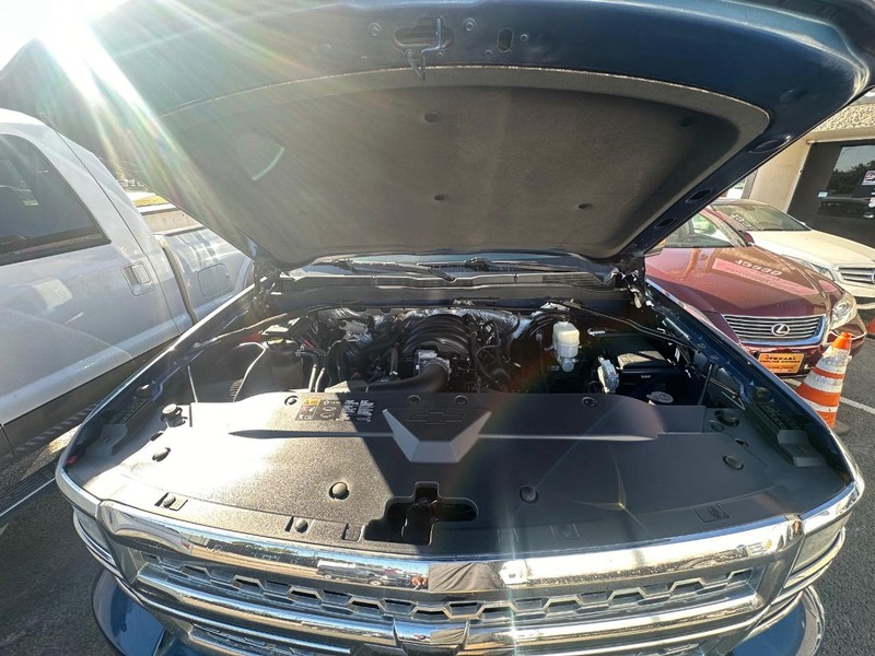 Chevrolet Silverado 1500 Vehicle Full-screen Gallery Image 25