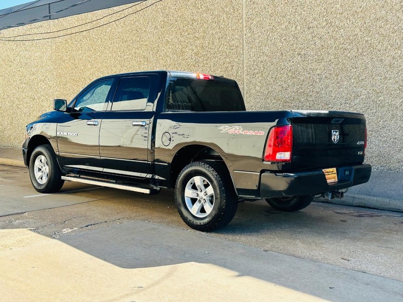 Ram 1500 Vehicle Full-screen Gallery Image 03