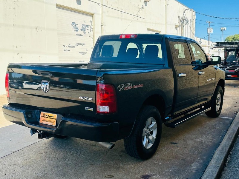 Ram 1500 Vehicle Full-screen Gallery Image 08
