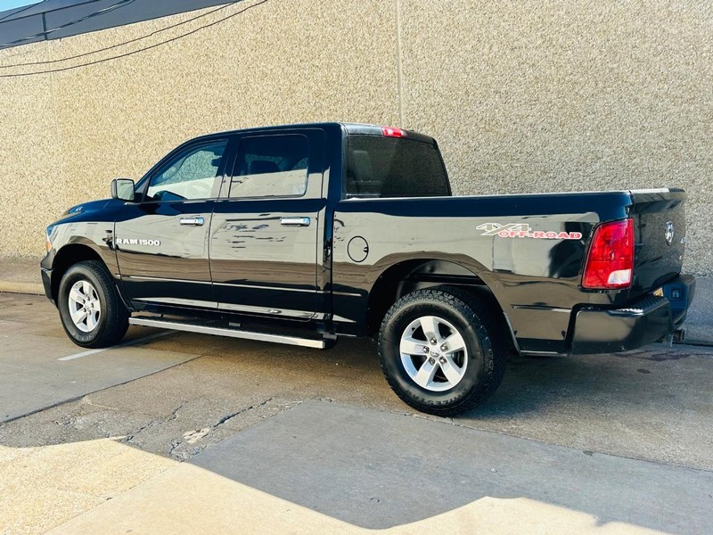 Ram 1500 Vehicle Full-screen Gallery Image 09