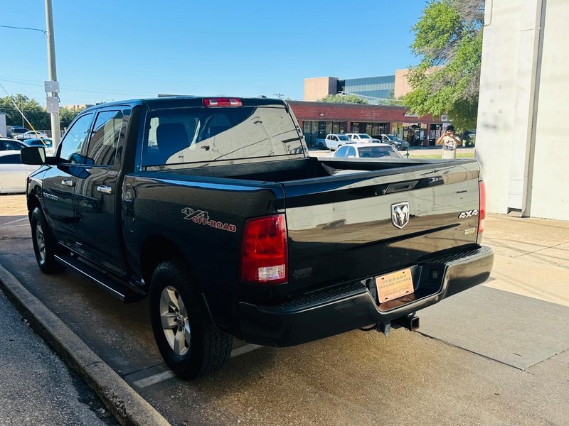 Ram 1500 Vehicle Full-screen Gallery Image 13