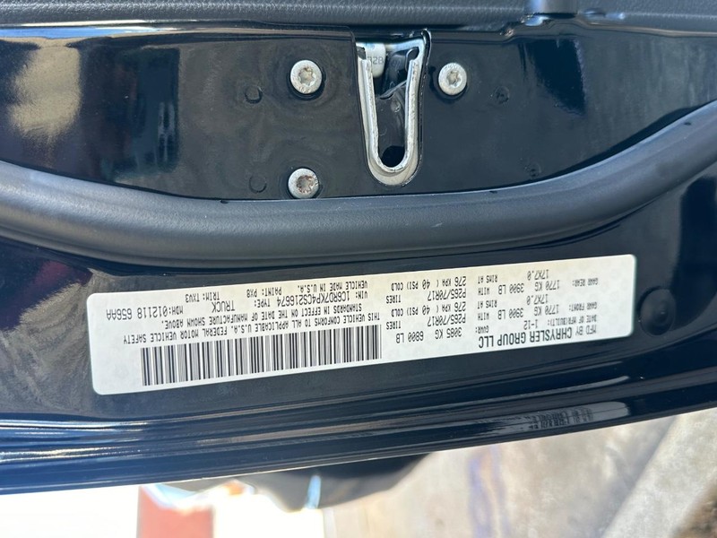 Ram 1500 Vehicle Full-screen Gallery Image 27