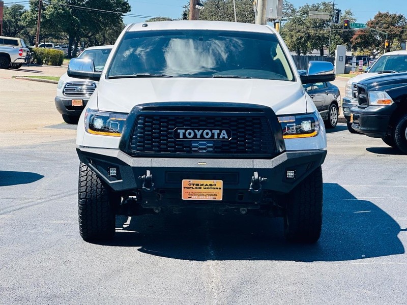 Toyota Tundra 4WD Truck Vehicle Full-screen Gallery Image 04