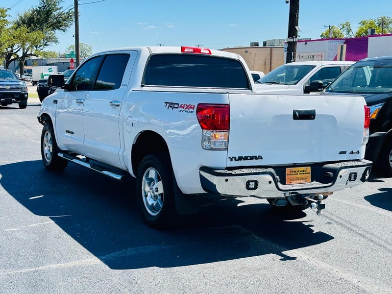 Toyota Tundra 4WD Truck Vehicle Full-screen Gallery Image 13