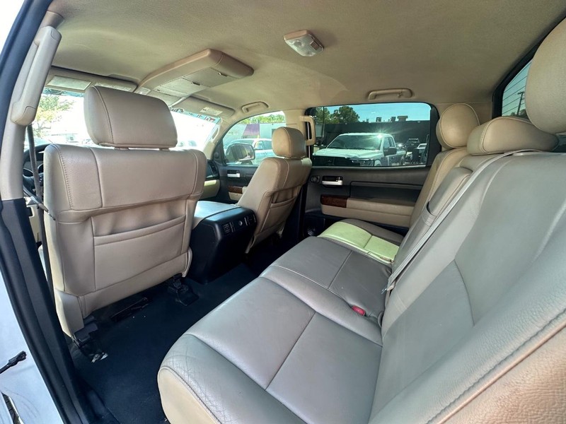 Toyota Tundra 4WD Truck Vehicle Full-screen Gallery Image 22