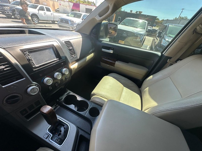 Toyota Tundra 4WD Truck Vehicle Full-screen Gallery Image 33