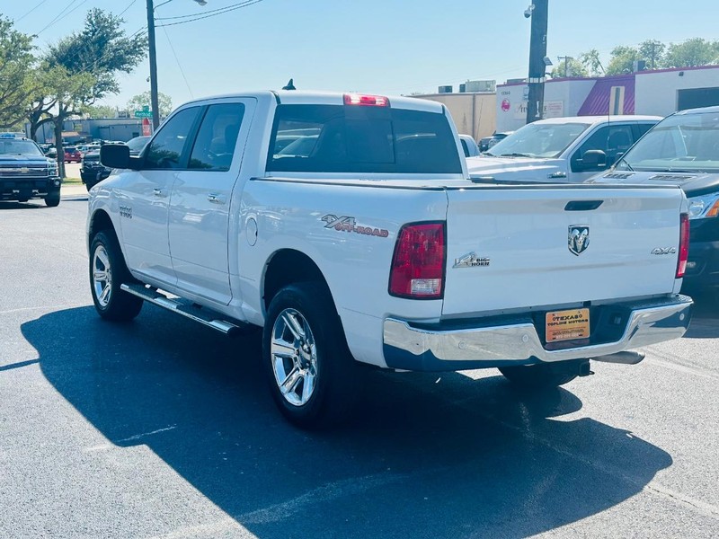 Ram 1500 Vehicle Full-screen Gallery Image 11