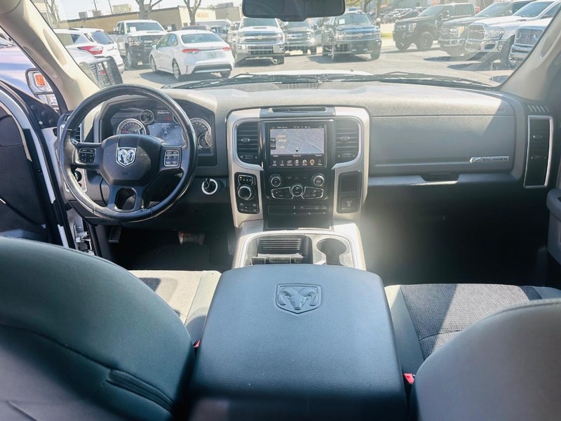 Ram 1500 Vehicle Full-screen Gallery Image 18