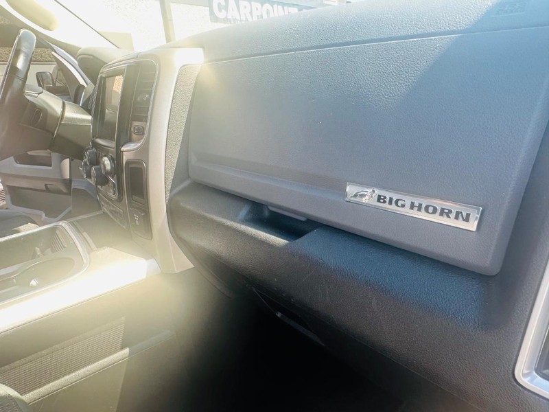 Ram 1500 Vehicle Full-screen Gallery Image 21