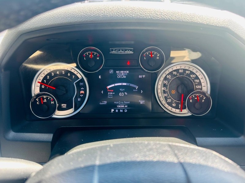 Ram 1500 Vehicle Full-screen Gallery Image 23