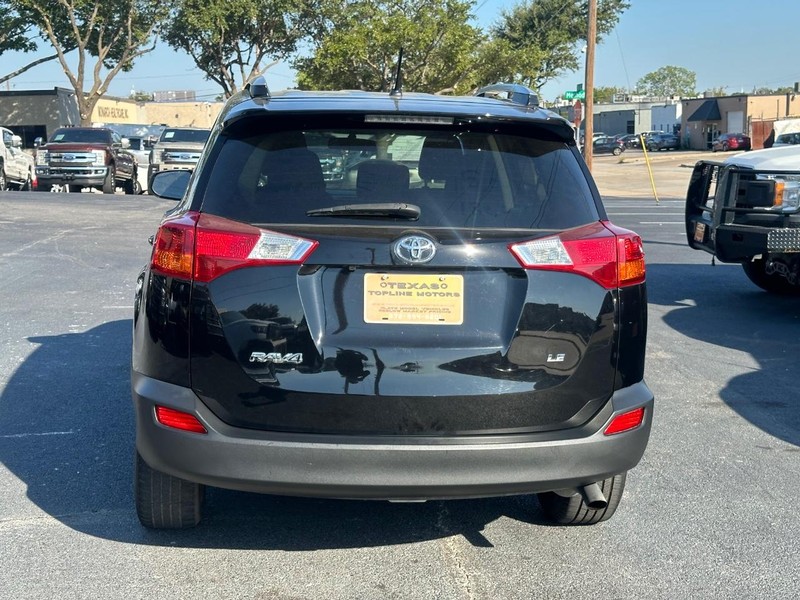 Toyota RAV4 Vehicle Full-screen Gallery Image 03