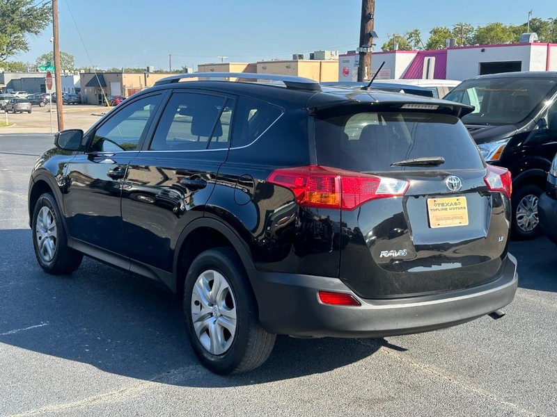 Toyota RAV4 Vehicle Full-screen Gallery Image 04