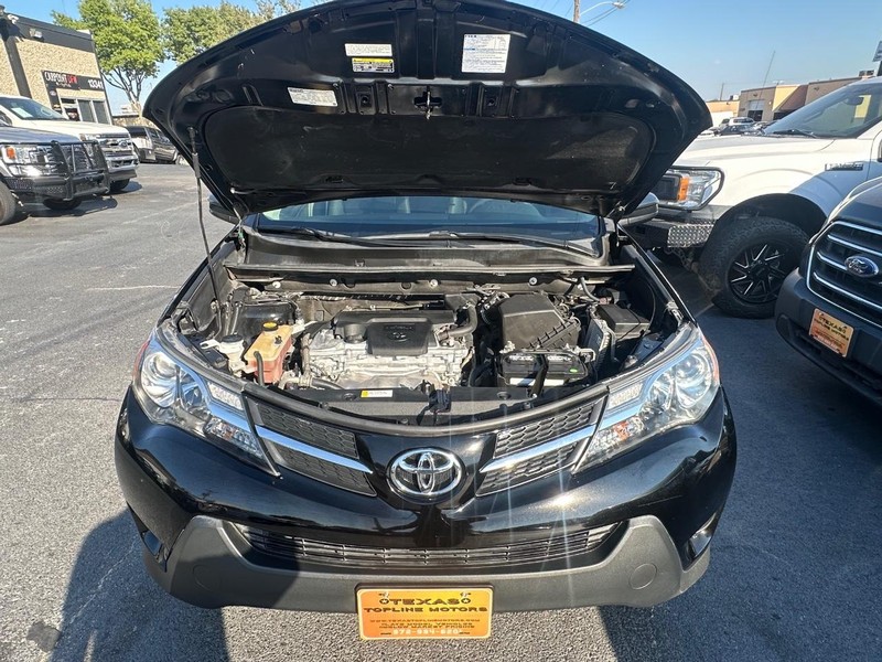 Toyota RAV4 Vehicle Full-screen Gallery Image 28