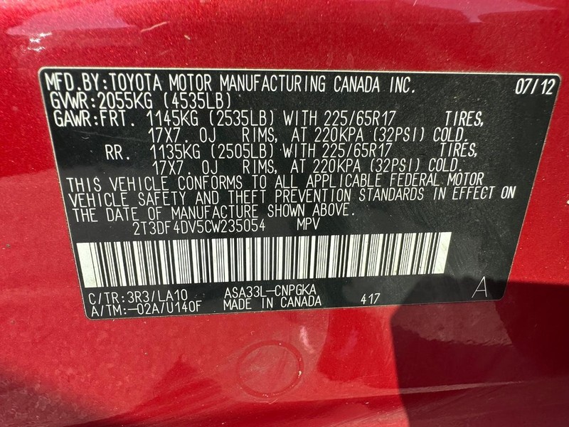 Toyota RAV4 Vehicle Full-screen Gallery Image 28