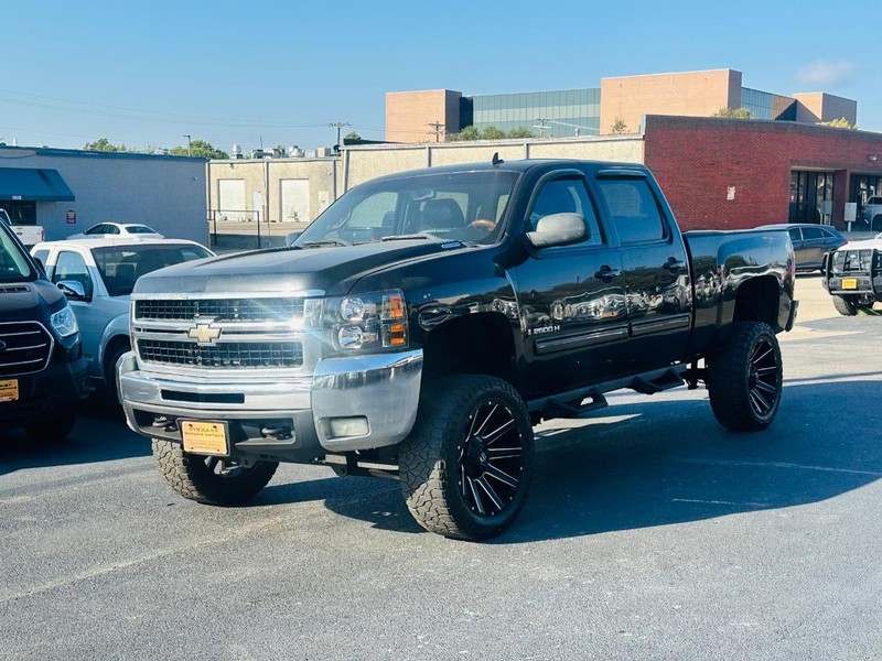 Chevrolet Silverado 2500HD Vehicle Full-screen Gallery Image 4