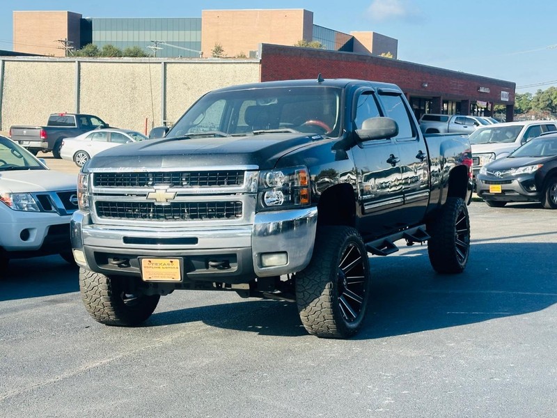 Chevrolet Silverado 2500HD Vehicle Full-screen Gallery Image 6