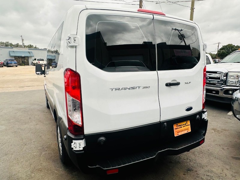 Ford Transit Passenger Wagon Vehicle Full-screen Gallery Image 06