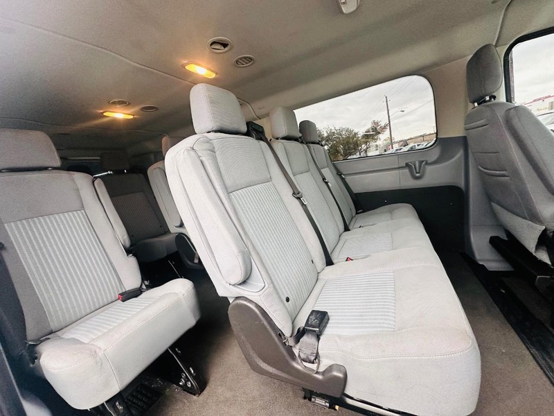 Ford Transit Passenger Wagon Vehicle Full-screen Gallery Image 12