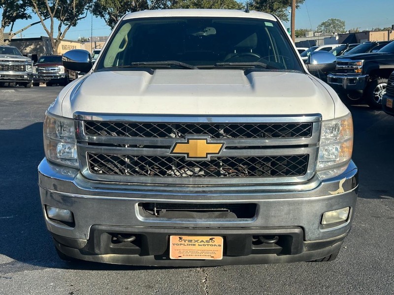 Chevrolet Silverado 2500HD Vehicle Full-screen Gallery Image 4