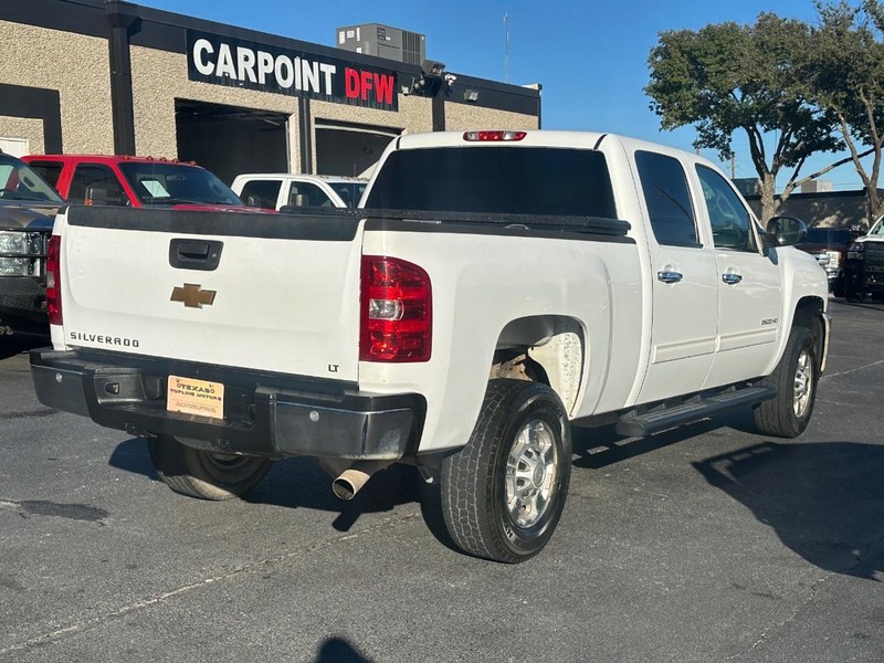 Chevrolet Silverado 2500HD Vehicle Full-screen Gallery Image 9