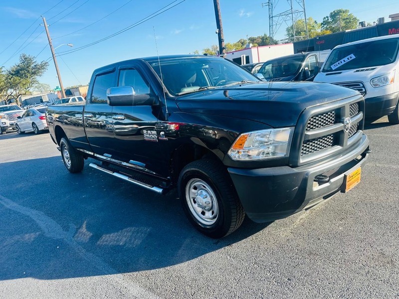 Ram 2500 Vehicle Full-screen Gallery Image 17