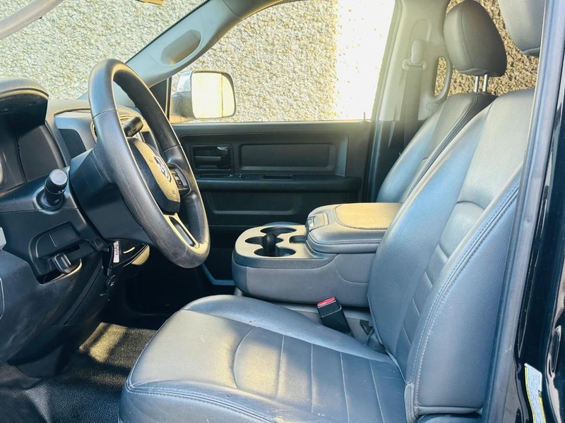 Ram 2500 Vehicle Full-screen Gallery Image 19