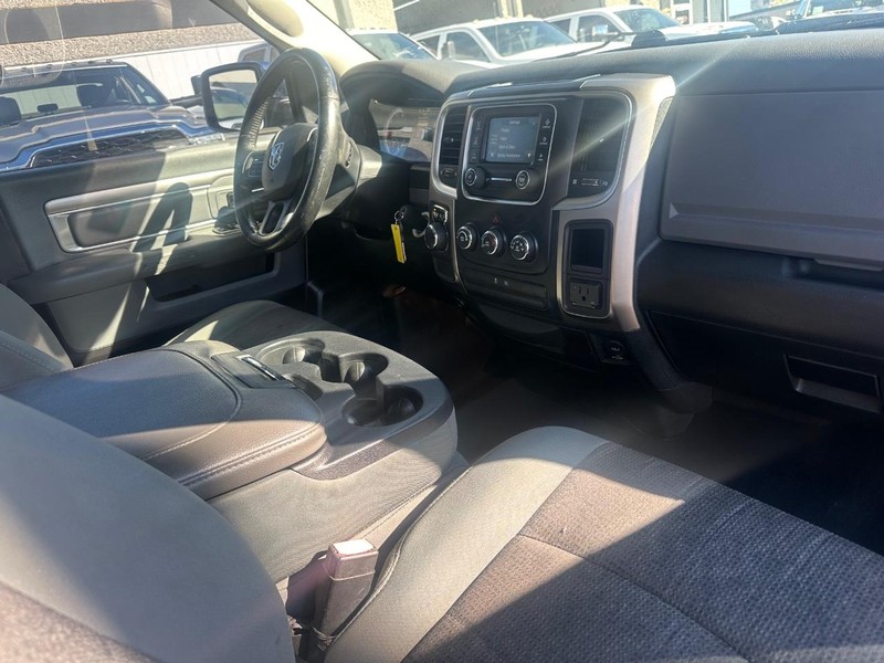 Ram 1500 Vehicle Full-screen Gallery Image 25